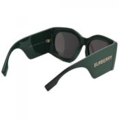 Очки солнцезащитные BURBERRY 0BE4388U 1494350 фото 4